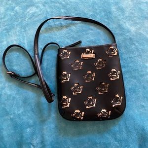 black and metallic pink flower purse/handbag🖤💖